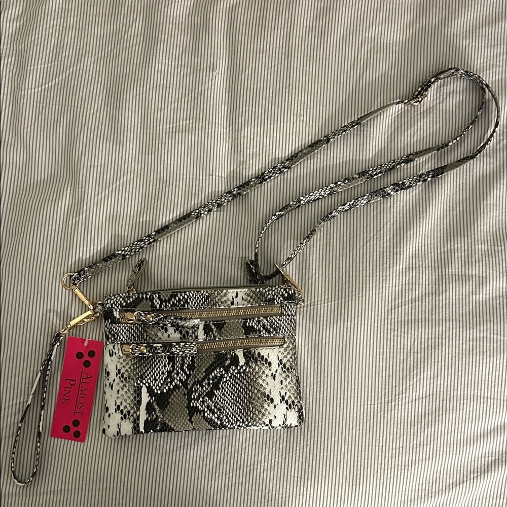 NWT White & Black Snakeskin Crossbody Satchel Purse